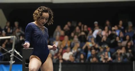 deportistas desnudas|El poderoso desnudo de Katelyn Ohashi, la gimnasta del 10, en。